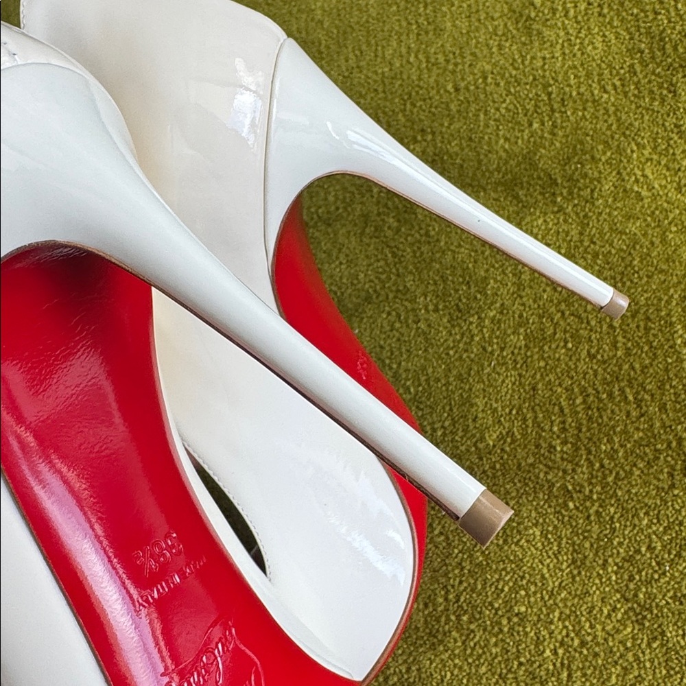 Hot chick Elegant White High Heels 90’ - Picture 3 of 7